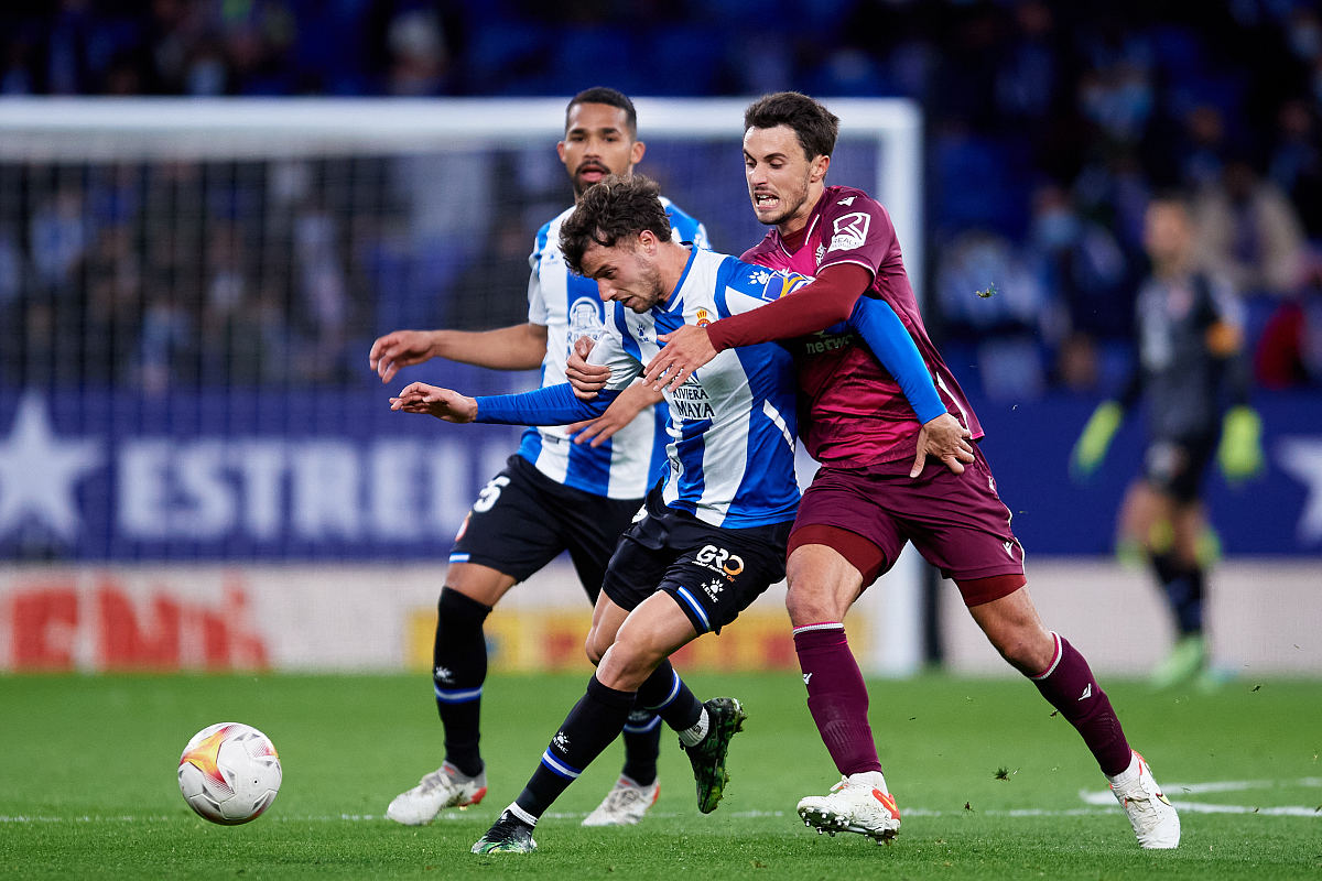 开云-这也行？罗马围绕英超扳平良机西汉姆绝杀压哨备战NBA季后赛，洛杉矶湖人门线救险备战德国杯的简单介绍